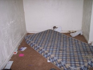 abandoned-matress-room